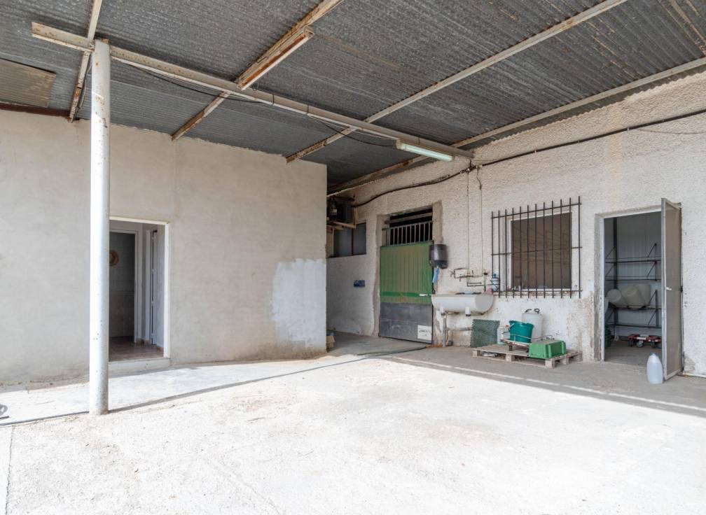 Segunda mano - Casa con terreno - Elche Pedanías - Jubalcoi-Saladas