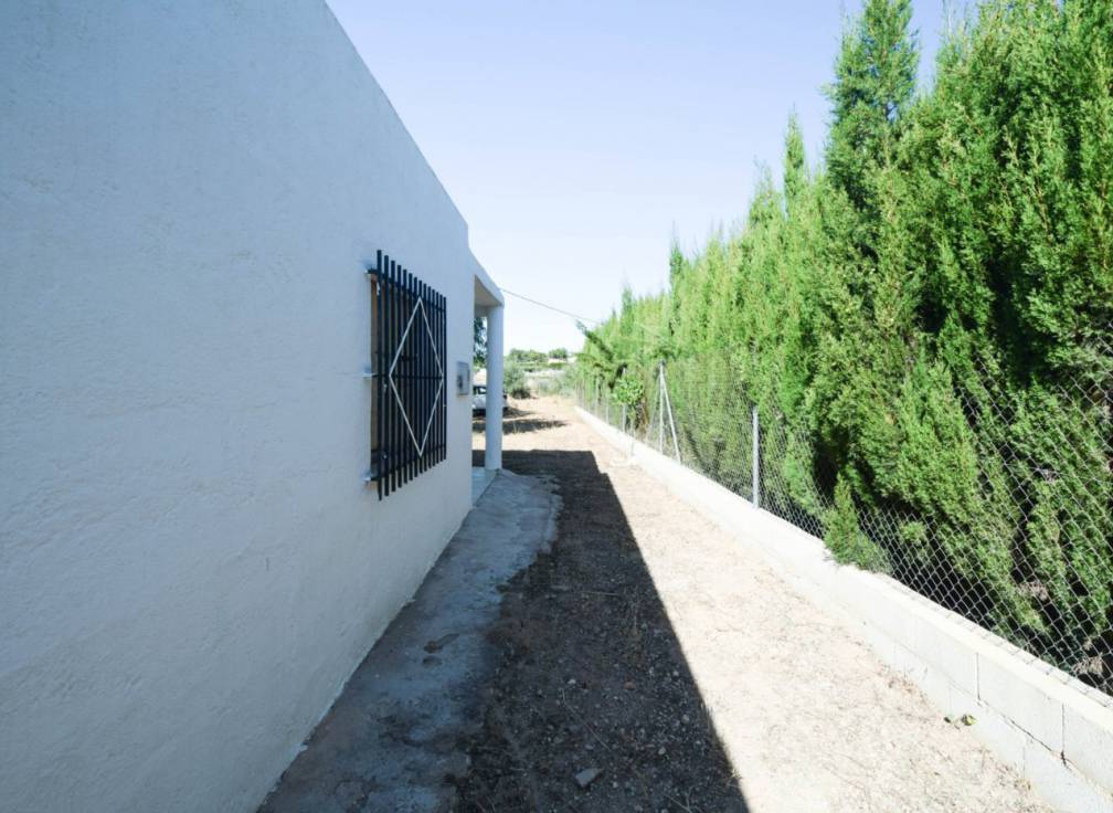 Segunda mano - Casa de campo - Hondón de las Nieves - LOS PILARES