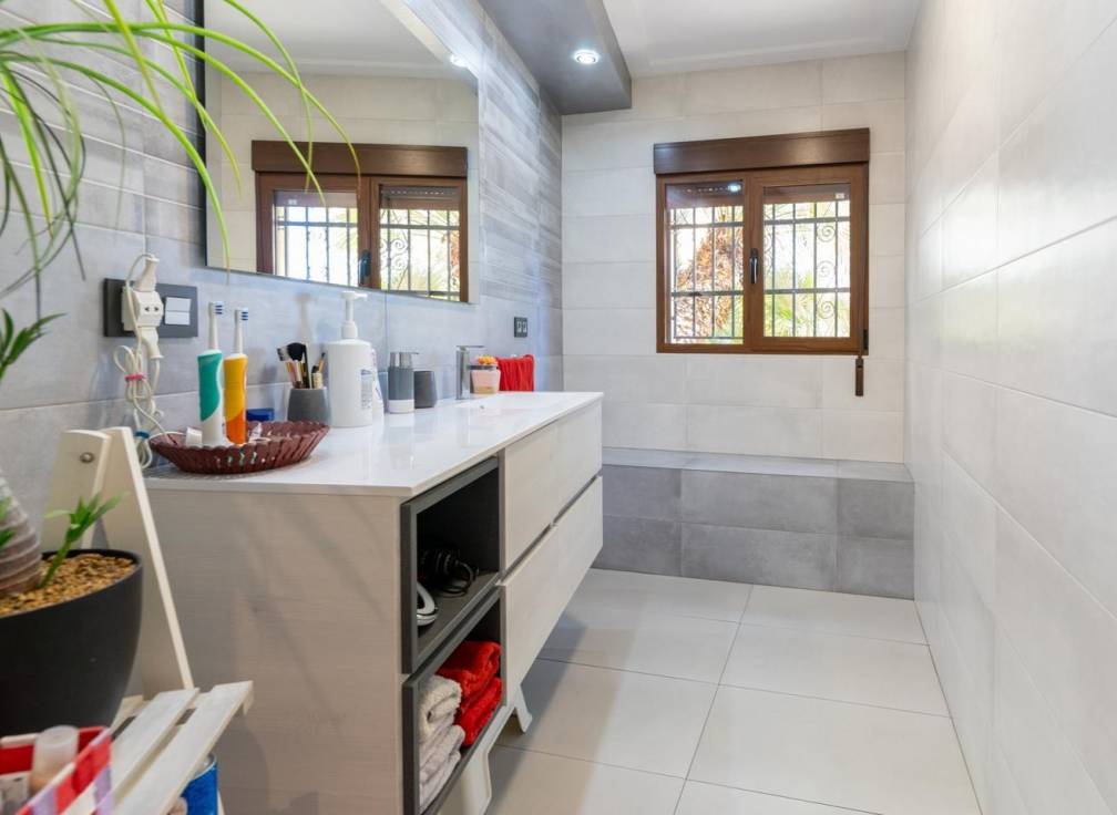 Segunda mano - Chalet - Hondón de las Nieves