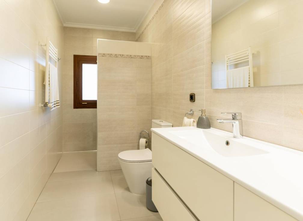 Segunda mano - Chalet - Hondón de las Nieves