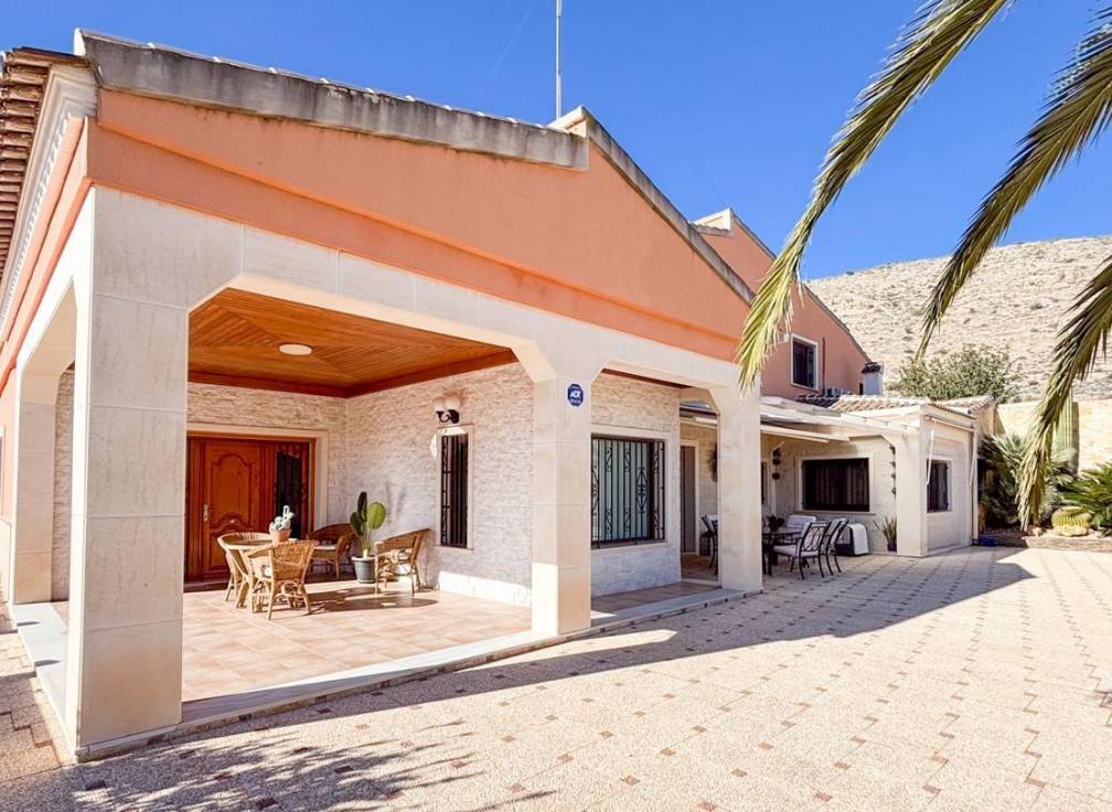 Segunda mano - Chalet - Hondón de las Nieves