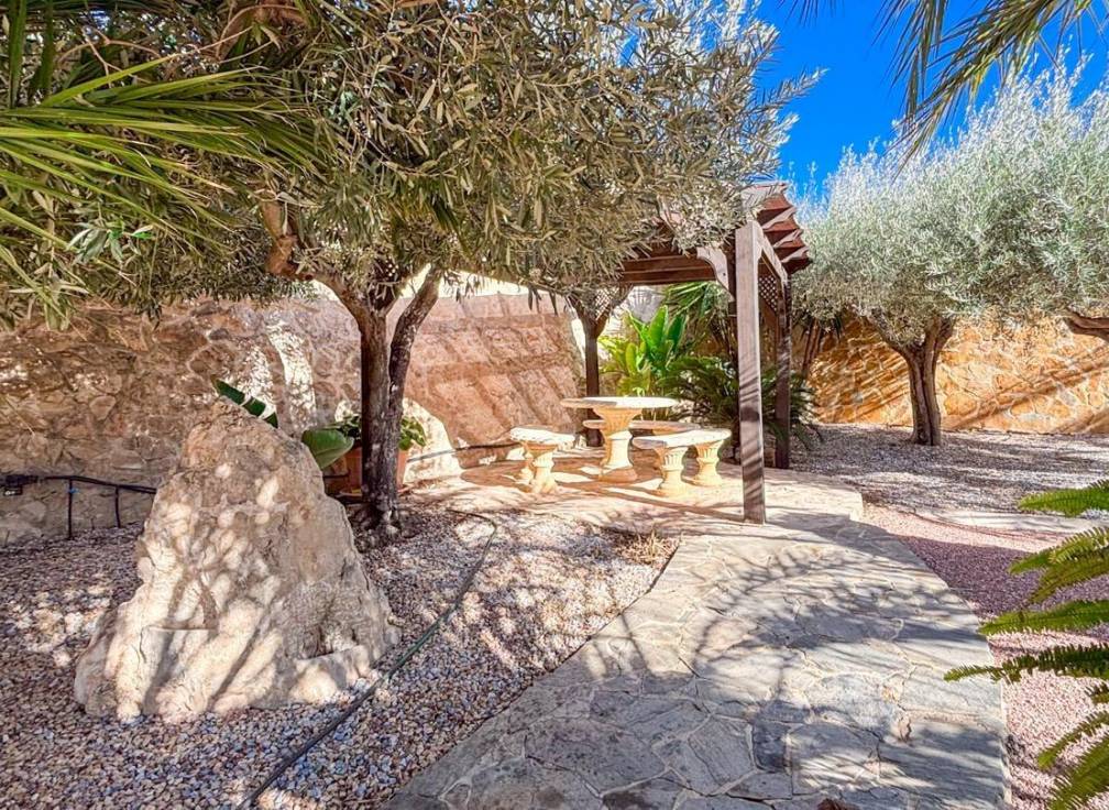 Segunda mano - Chalet - Hondón de las Nieves