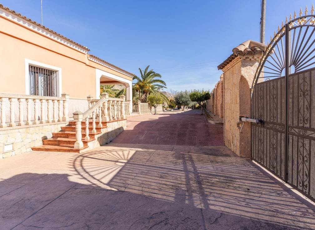 Segunda mano - Chalet - Hondón de las Nieves