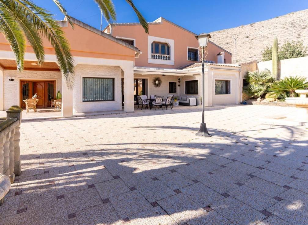 Segunda mano - Chalet - Hondón de las Nieves