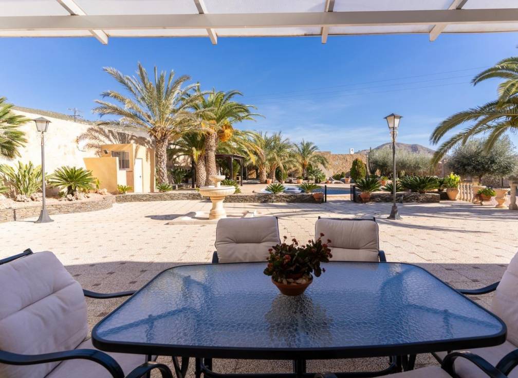 Segunda mano - Chalet - Hondón de las Nieves