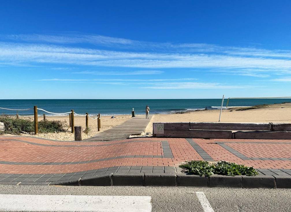 Segunda mano - Chalet - Torrevieja - La Mata