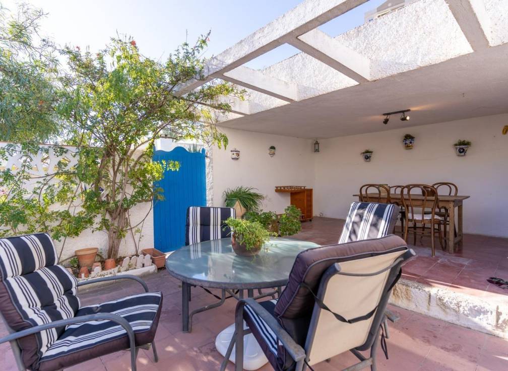 Segunda mano - Chalet - Torrevieja - La Mata