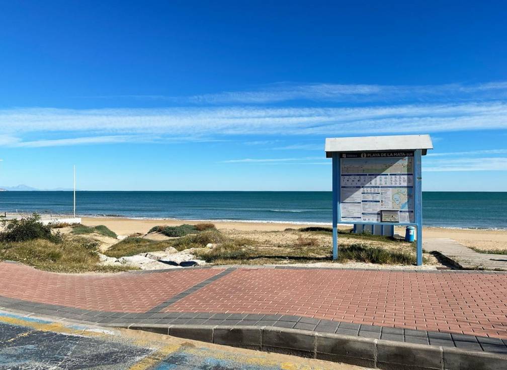 Segunda mano - Chalet - Torrevieja - La Mata