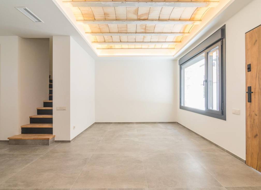 Segunda mano -  - Elche - Raval - Puertas Coloradas