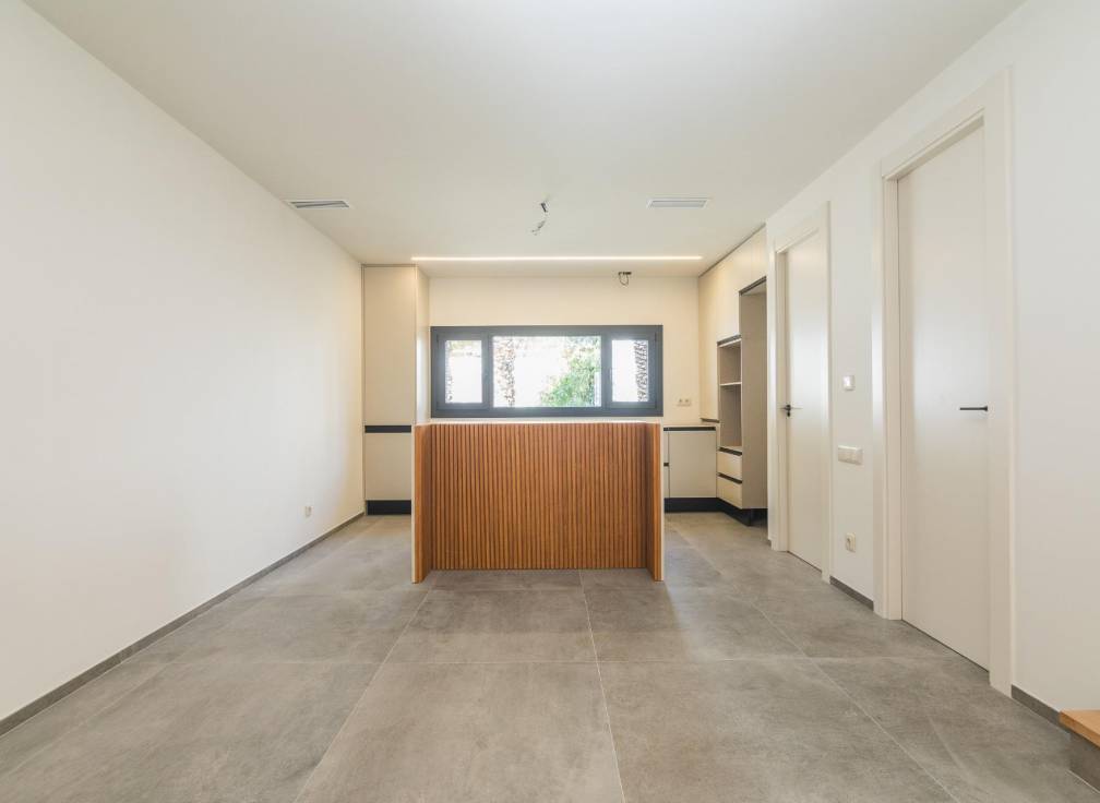 Segunda mano -  - Elche - Raval - Puertas Coloradas