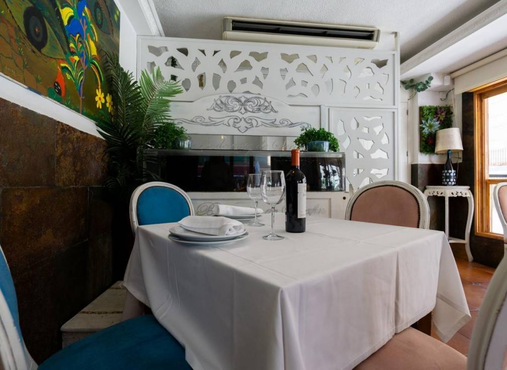 Segunda mano - Local comercial - Arenales del Sol