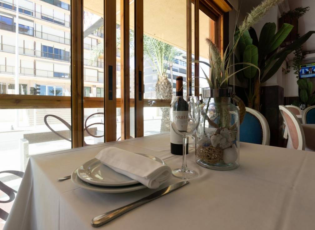 Segunda mano - Local comercial - Arenales del Sol