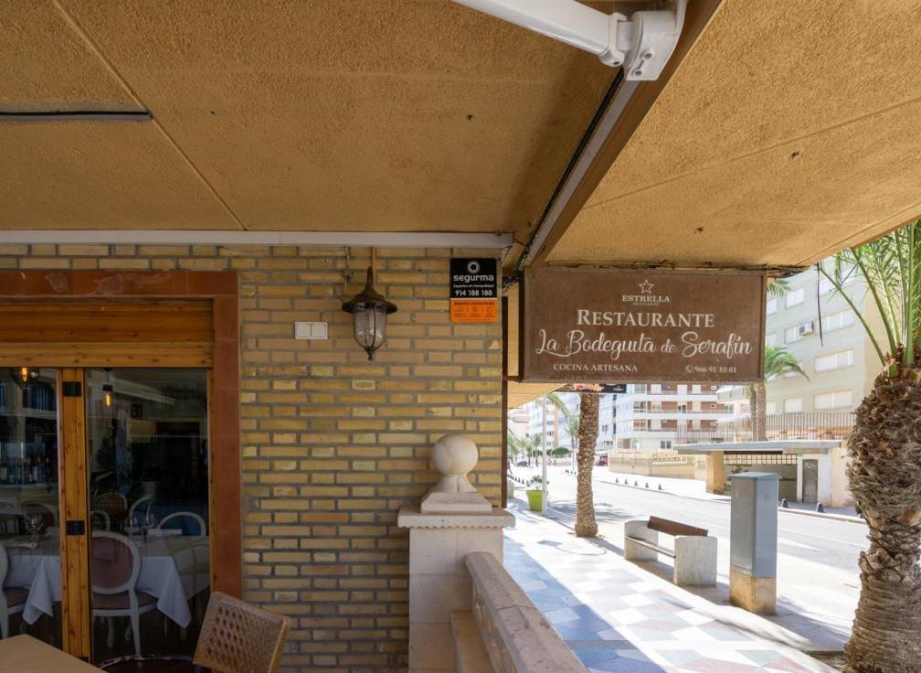 Segunda mano - Local comercial - Arenales del Sol