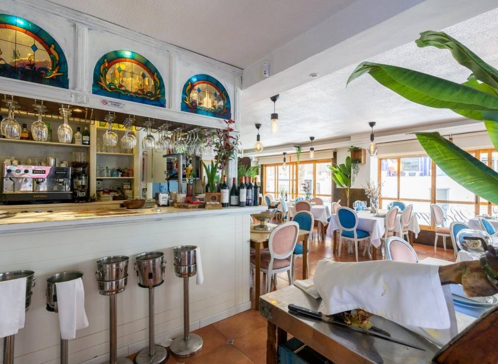 Segunda mano - Local comercial - Arenales del Sol