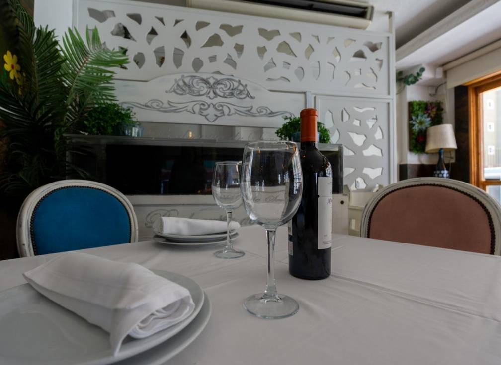 Segunda mano - Local comercial - Arenales del Sol