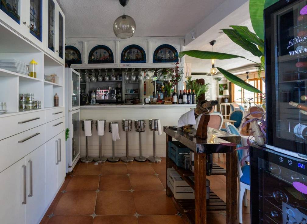 Segunda mano - Local comercial - Arenales del Sol