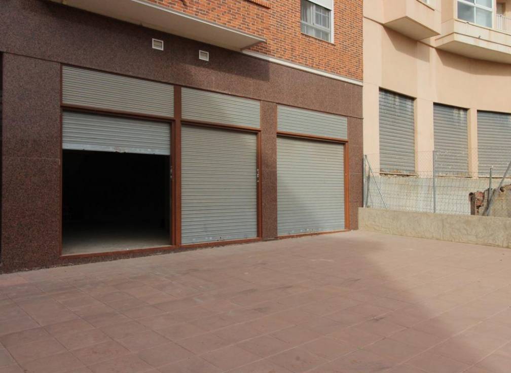 Segunda mano - Local comercial - Crevillent - Plaza de la Comunidad Valenciana