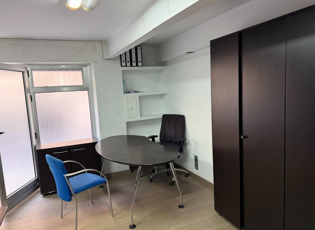 Segunda mano - Local comercial - Elche - Centro