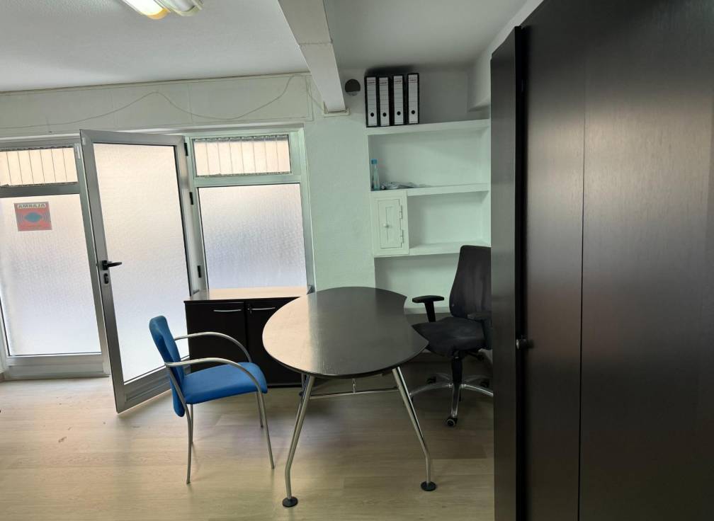 Segunda mano - Local comercial - Elche - Centro