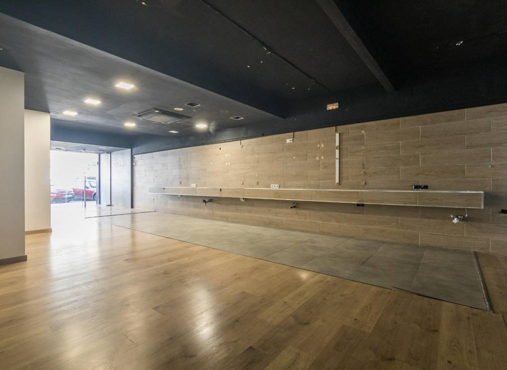 Segunda mano - Local comercial - Elche - Centro