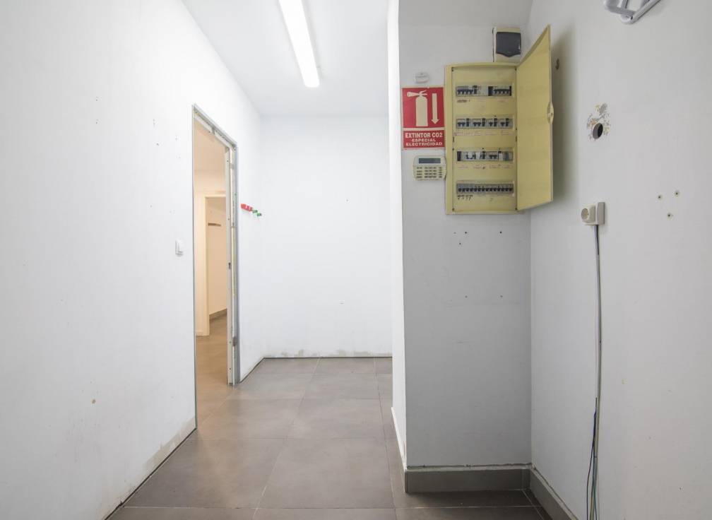 Segunda mano - Local comercial - Elche - Centro