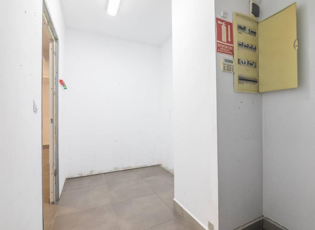 Segunda mano - Local comercial - Elche - Centro