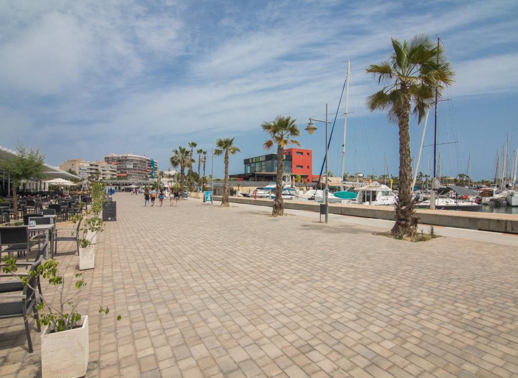 Segunda mano - Local comercial - Santa Pola - Club nautico