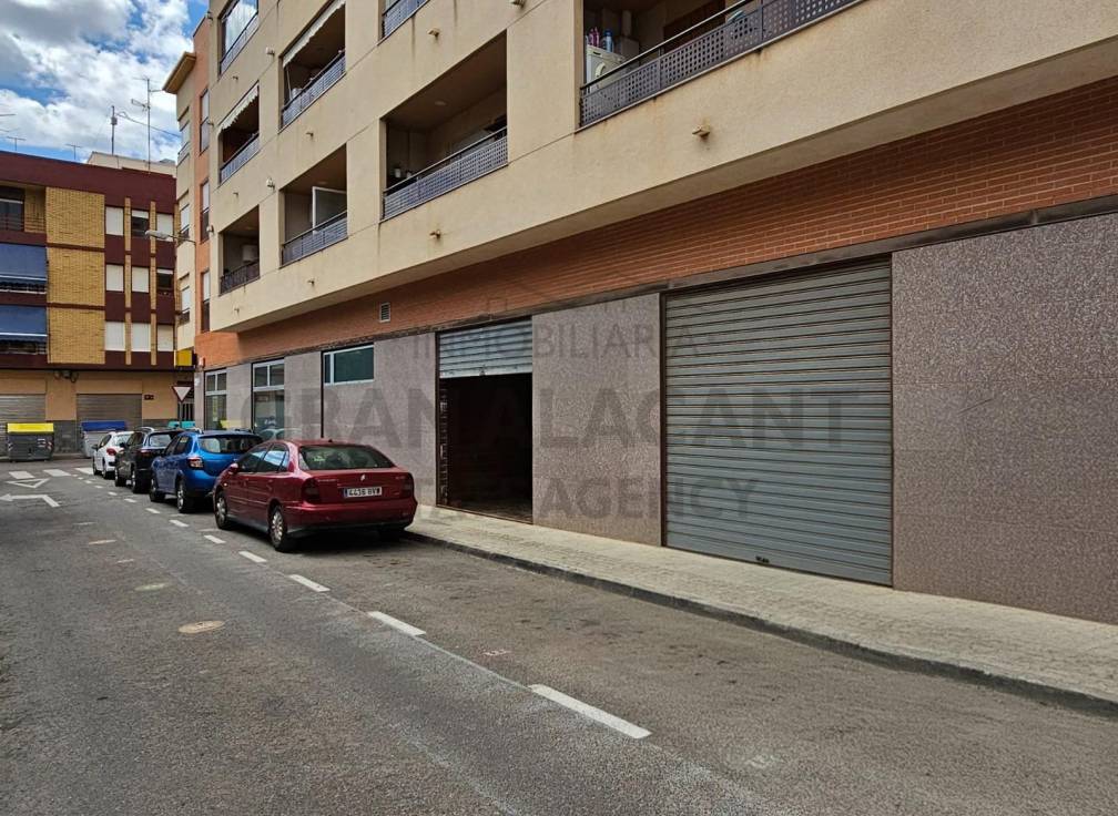 Segunda mano - Local comercial - Torrellano - Centro