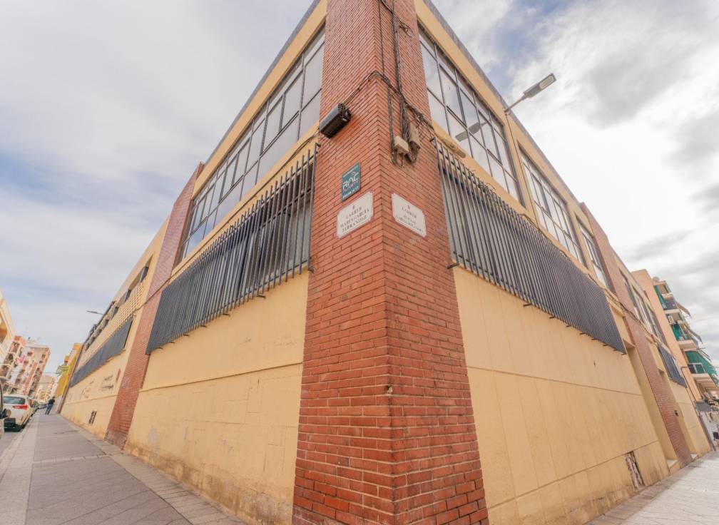 Segunda mano - Nave industrial - Elche - Toscar