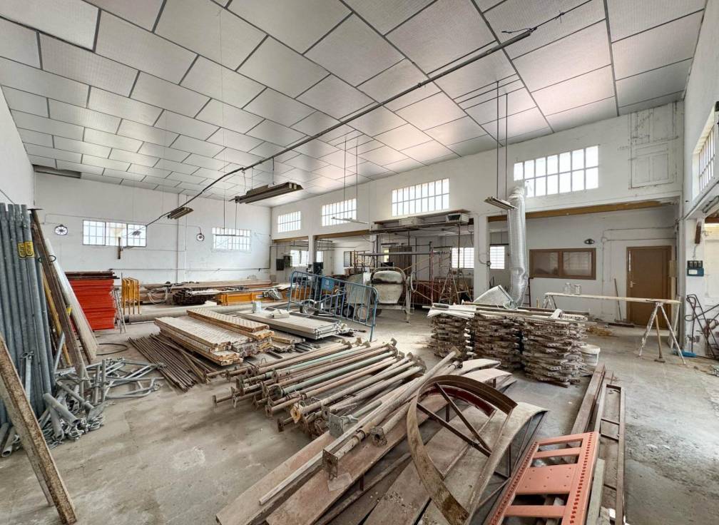 Segunda mano - Nave industrial - Matola - Algoda-Matola-Llano de San José