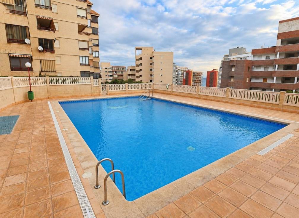 Segunda mano - Piso - Arenales del Sol - Tercera linea playa