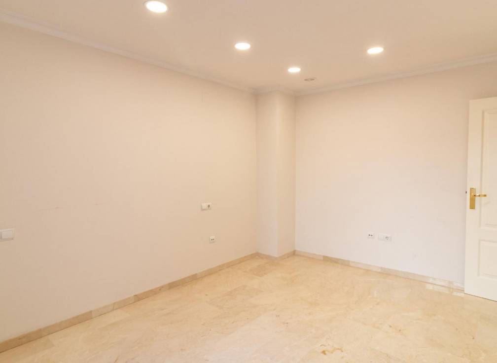 Segunda mano - Piso - Elche - Centro