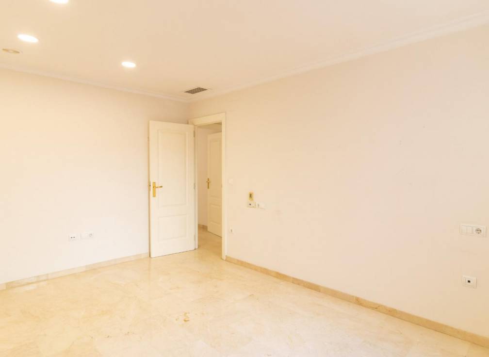 Segunda mano - Piso - Elche - Centro