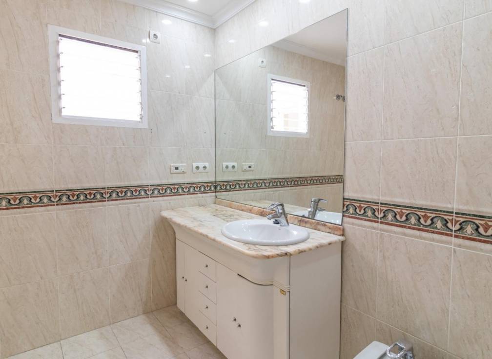Segunda mano - Piso - Elche - Centro