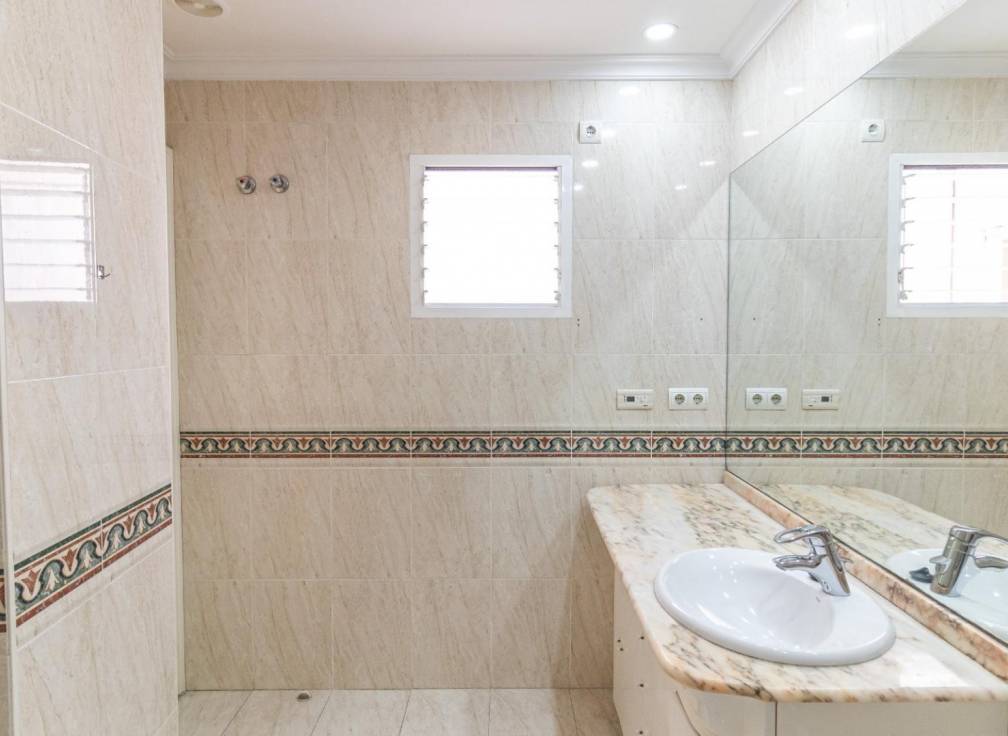 Segunda mano - Piso - Elche - Centro