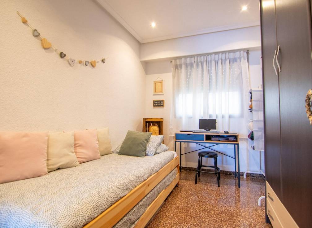 Segunda mano - Piso - Elche - Cortes valencianas