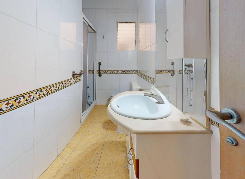 Segunda mano - Piso - Elche - Plaza Crevillente-Juzgados