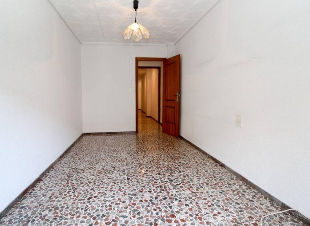 Segunda mano - Piso - Elche - Plaza Crevillente-Juzgados