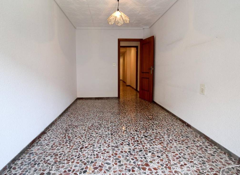 Segunda mano - Piso - Elche - Plaza Crevillente-Juzgados