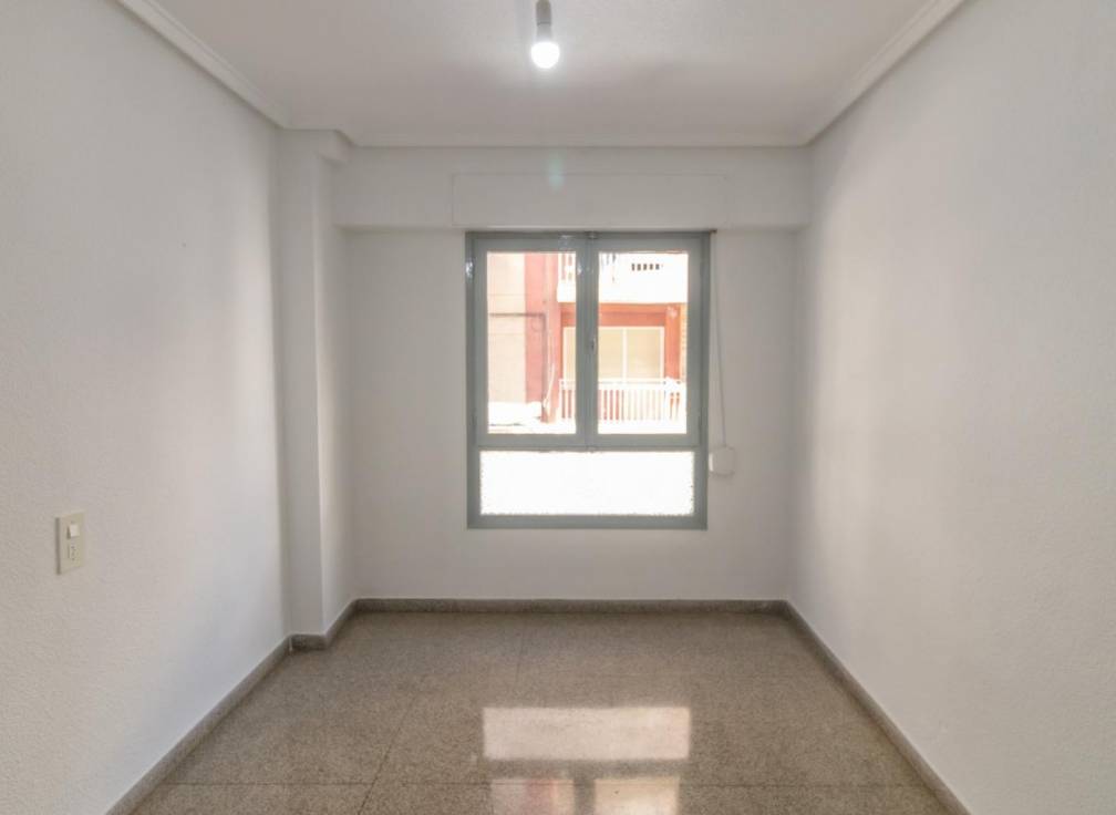 Segunda mano - Piso - Elche - Plaza Madrid