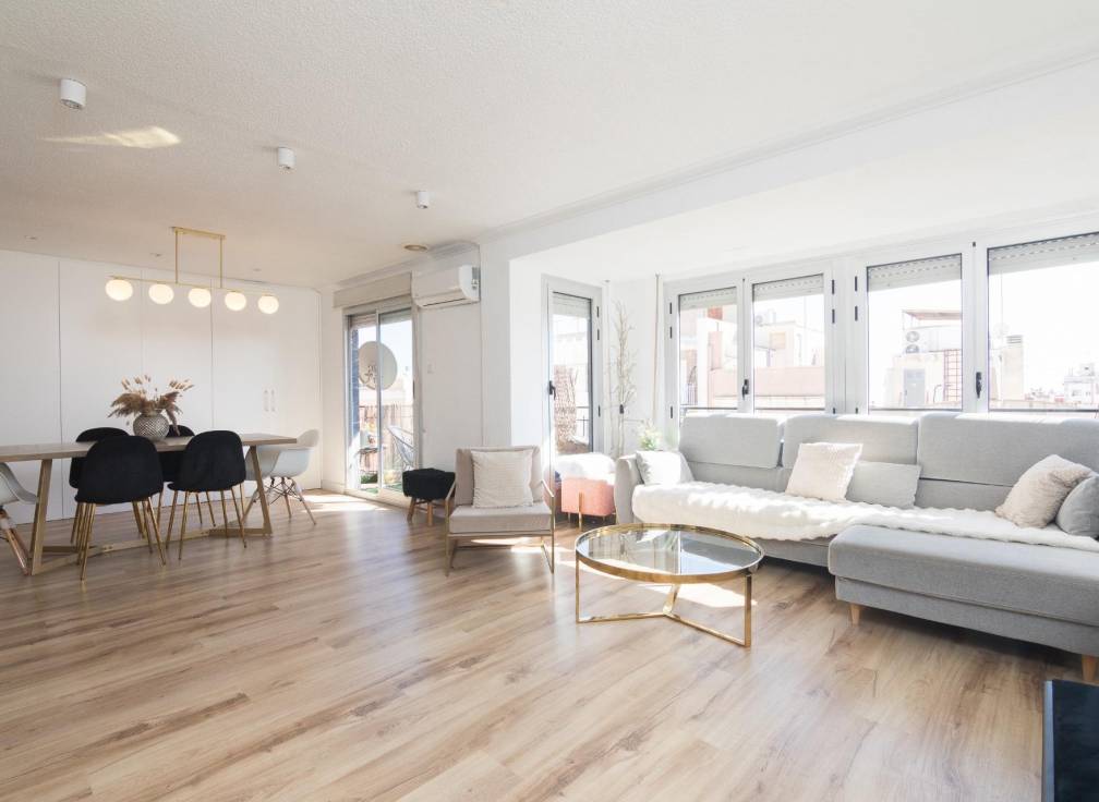 Segunda mano - Piso - Elche - Reina Victoria-Miguel Hernández