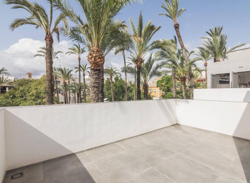 Segunda mano - Triplex - Elche - Raval - Puertas Coloradas