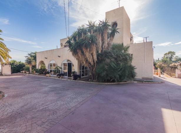 Villa - Resale - Peña las aguilas - PEÑA DE LAS AGUILAS