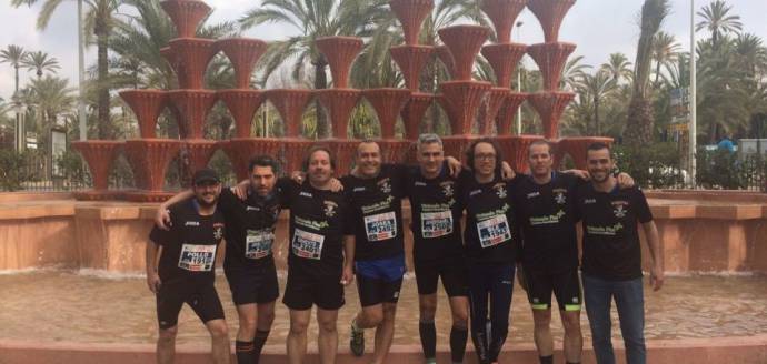El Equipo de Runners de Vivienda Plus Elche se estrena en la Media Maratón ilicitana con Éxito